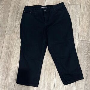 NWOT Croft & Barrow 14 stretch Black Capri Pants